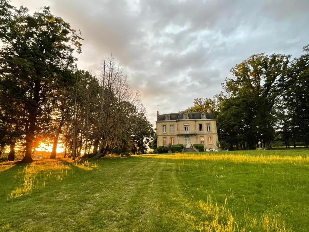 Chateau Du Grand Lucay Bourbon-l'Archambault Exterior photo