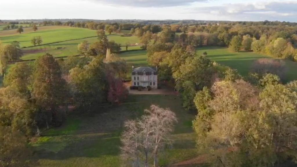 Chateau Du Grand Lucay Bourbon-l'Archambault Exterior photo
